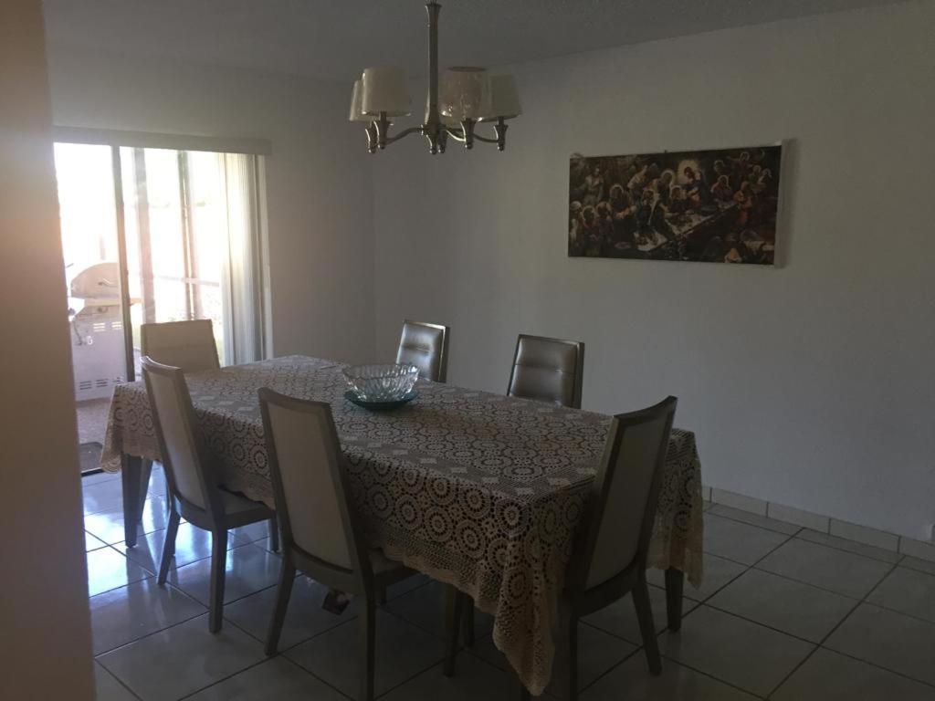 82-10Sw 135Av Villa Miami Dış mekan fotoğraf